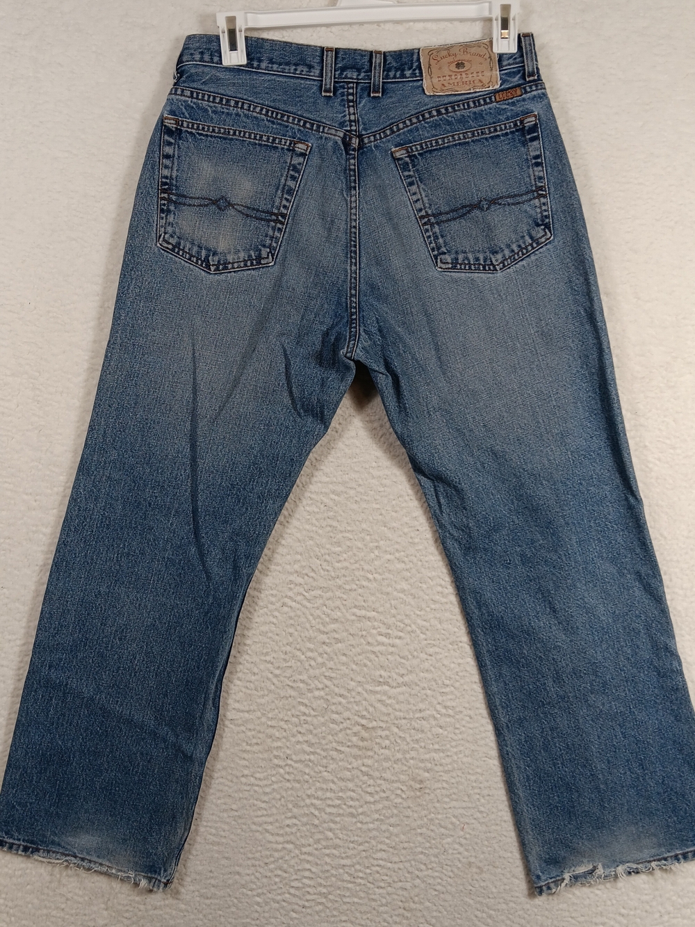 Vintage Lucky Brand Jeans Mens 34x30 Blue Denim Bootleg Button Fly Distressed - Picture 7 of 15